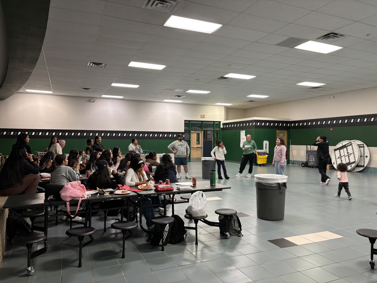 ConnallyGSOC's tweet photo. Had a nice Galentines team dinner tonight! 💕

#CougarPride
#CougarNation
#galentinesparty 
@PfISDAthletics @PfISD_AD https://t.co/7hfuByKYzu