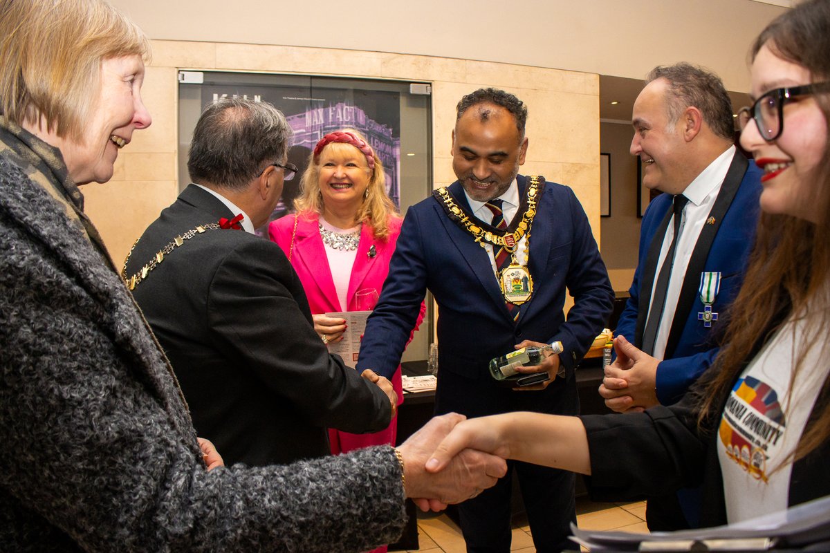 Rou_Community's tweet photo. 🎉 A Decade of Heart, Heritage, and Community! 🇷🇴🇬🇧

On 11th February, we celebrated the 10th anniversary of @Rou_Community at @KilnTheatre!
A night to remember, with inspiring speeches, music, and dance reflecting our journey! 💙

Thank you! For More: 👇
https://t.co/K6xf8cS1Tb https://t.co/YFyLcHZYLs