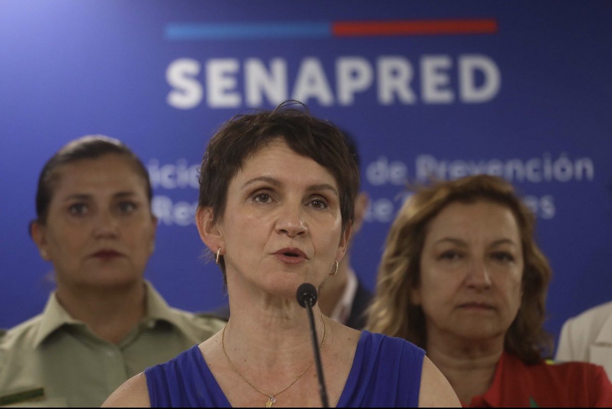 Rastrocom's tweet image. Declaran Alerta Roja en Alto Biobío por incendios forestales.

Renovado el toque de queda hoy para las 12 comunas de La Araucanía.

La Fiscalía descartó qué siniestros sean “por reinvindicaciones de tierras”