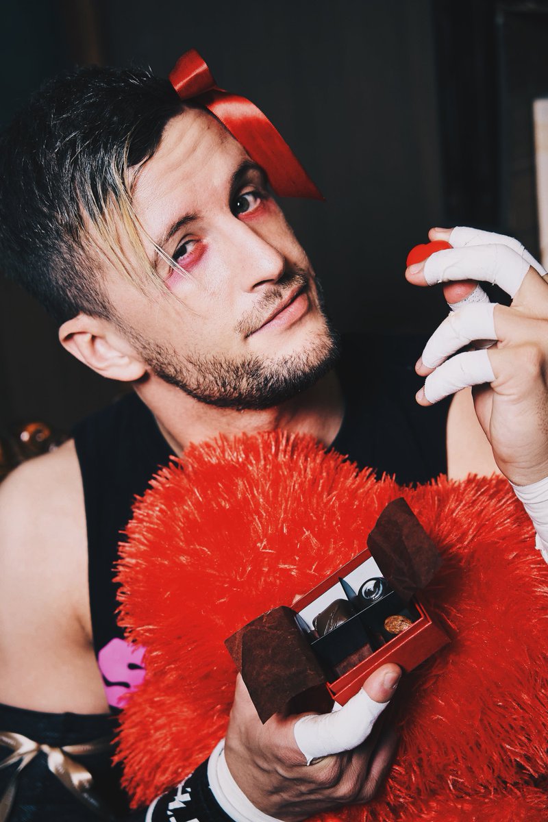 OBEYBrookes's tweet photo. 私にチョコレートはありますか？🥺👉👈 https://t.co/dn4OTq7eoE