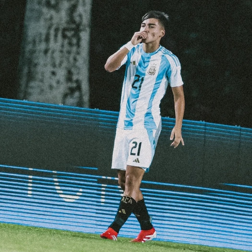 Ian Subiabre en este River tiene que ser titular todos los partidos, Me chupa un huevo lo que digan. Es un distinto, de esos que salen cada 15 años. Afuera Lanzini y adentro el barrilete de Comodoro.
