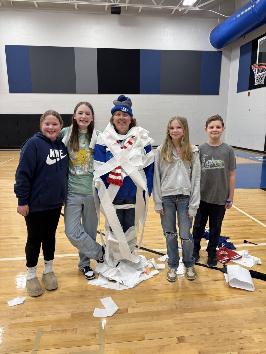 Mrs. Thompson tweet media