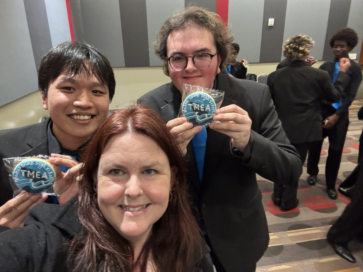 RedDukeMusic's tweet image. Really special concert tonight @SCsharkchoir tenor bass men are stars!! These two also performed with @DukeElem invited choir in 2017 so I had to get a photo. So proud!!!