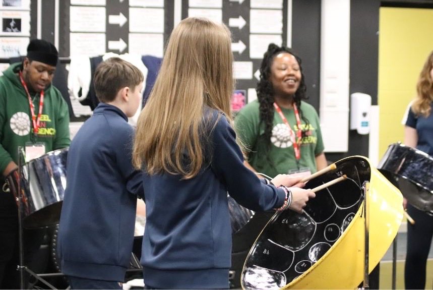 StraUponAvonSch's tweet image. Brilliant session this week by The Steel Pan Agency for 60 of our Y8s. In no time at all they sounded so professional 🎶 #SuASEnthuse