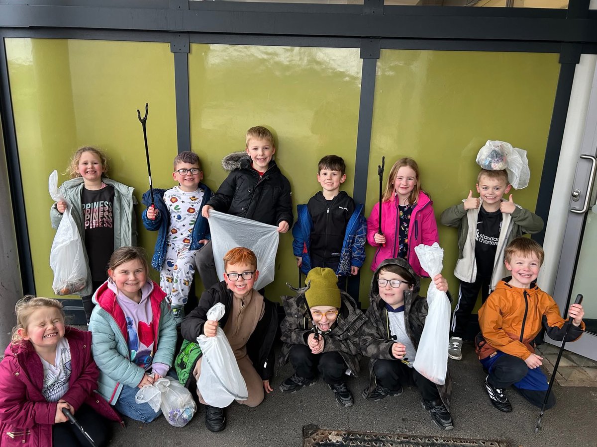 KS1 Eco after school club were busy litter picking after learning about recycling and how we can save our planet by doing more. We explored what recycling options we have in school and what items can go into them. 
Our school playground is now litter free👏🏼 🚯
 #savetheplanet