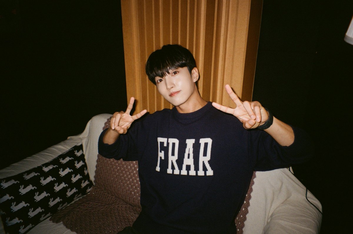 🎁
𝙃𝙖𝙥𝙥𝙮 𝙑𝙖𝙡𝙚𝙣𝙩𝙞𝙣𝙚'𝙨 𝘿𝙖𝙮🍫💛

#선율 #SUNYOUL #선예인