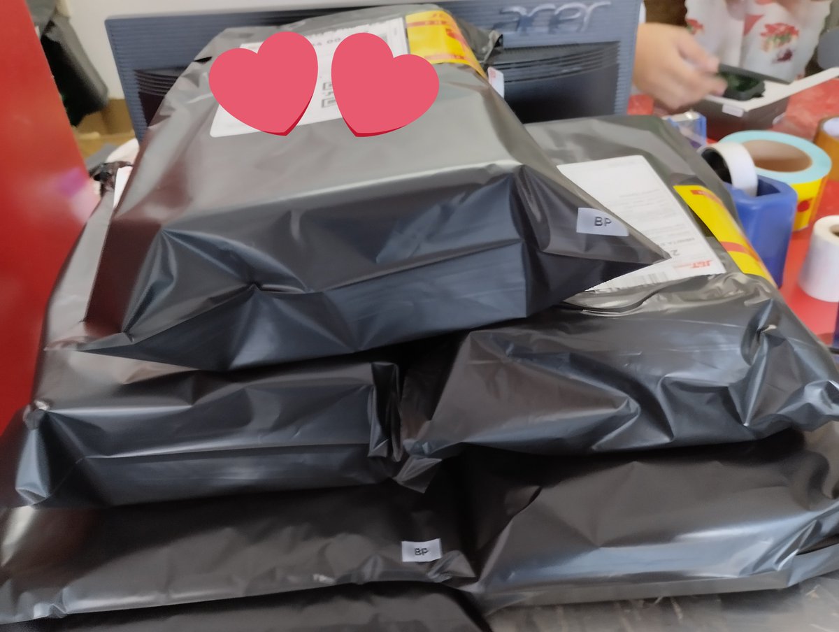 xxnksn's tweet photo. #isiupdates π
already shipped na po, pls wait for my dm for the tn~ thank u π
and happy valentines everyone π«Άπ» https://t.co/qetmSn8DvR