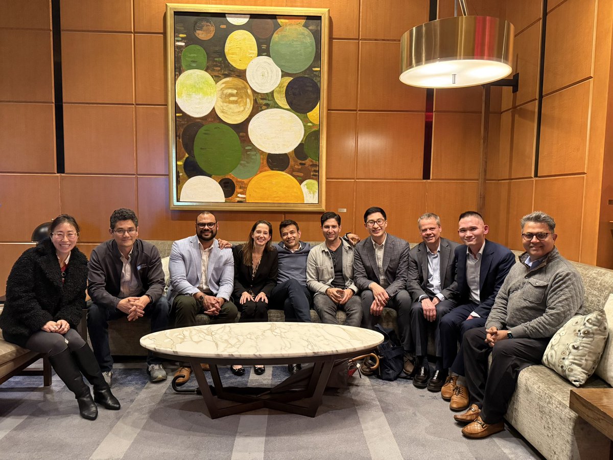 WesleyYipMD's tweet photo. From #GU24 to #GU25, our @CityofHope group has grown from small but mighty to national and even more mighty 💪🏼 https://t.co/D6LKaEqT3h