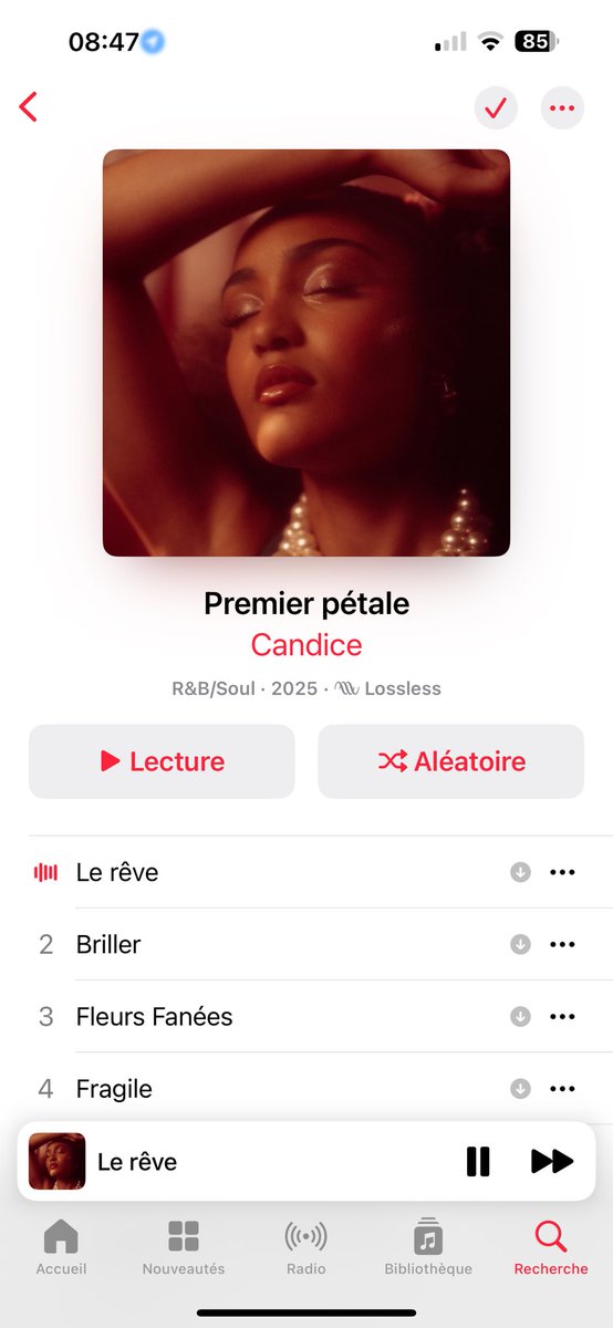 Premier Pétale le EP de Candice est dispo et c’est très doux, c’est du miel 🍯 😍

#Candice #Premierpétale