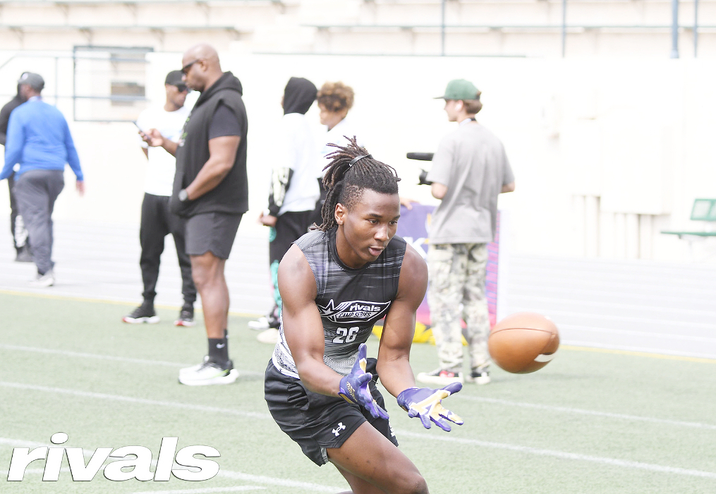 Dave Keefer (@davekeefer) on Twitter photo Teams making a major run at Michigan State commit Khalil Terry (Tustin):
Click here: bit.ly/4aYgrG2
2027 four-star safety Khalil Terry is committed to MSU but UCLA, Auburn, Penn State and others continue to pursue him.
<a href="/KhalilTerry01/">Khalil Terry</a> <a href="/Tiller_Football/">Tustin Tiller Football</a> <a href="/CoachLopez74/">Tony Lopez</a> Teams making a major run at Michigan State commit Khalil Terry (Tustin):
Click here: bit.ly/4aYgrG2
2027 four-star safety Khalil Terry is committed to MSU but UCLA, Auburn, Penn State and others continue to pursue him.
<a href="/KhalilTerry01/">Khalil Terry</a> <a href="/Tiller_Football/">Tustin Tiller Football</a> <a href="/CoachLopez74/">Tony Lopez</a>