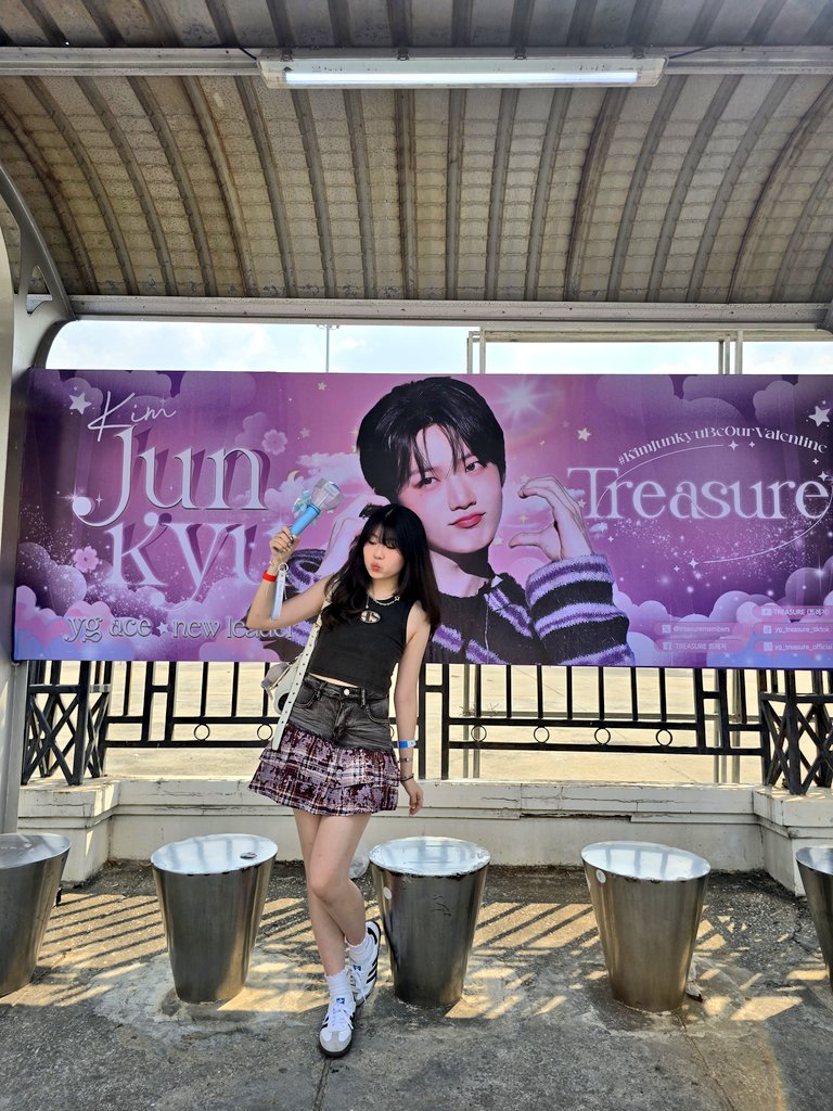 angel˚｡⋆ tweet media