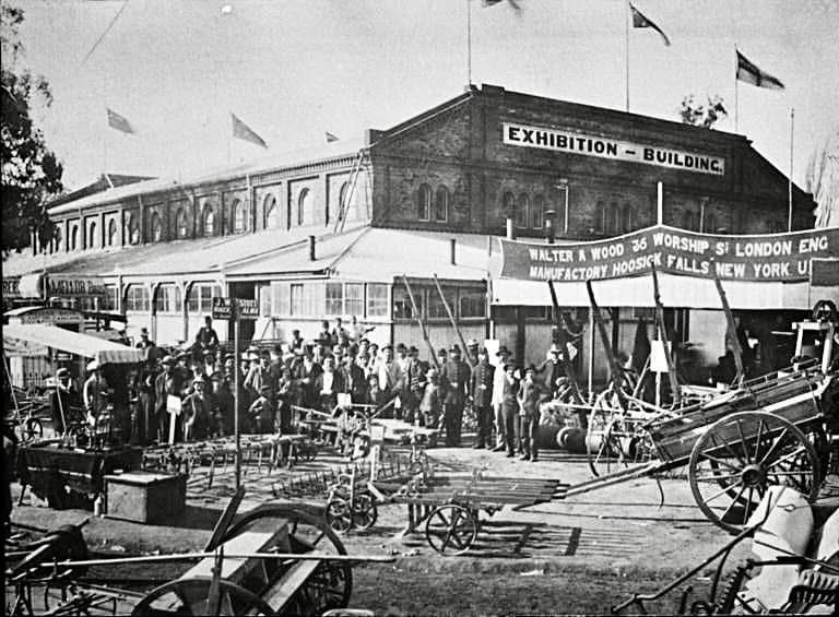 Did you know the Adelaide Agricultural and Horticultural Show was held in Botanic Park for a half century? Its first show there opened #OTD 14 Feb 1844. It graduated from marquees to is own Exhibition Building there in 1860.
On #KaurnaCountry.