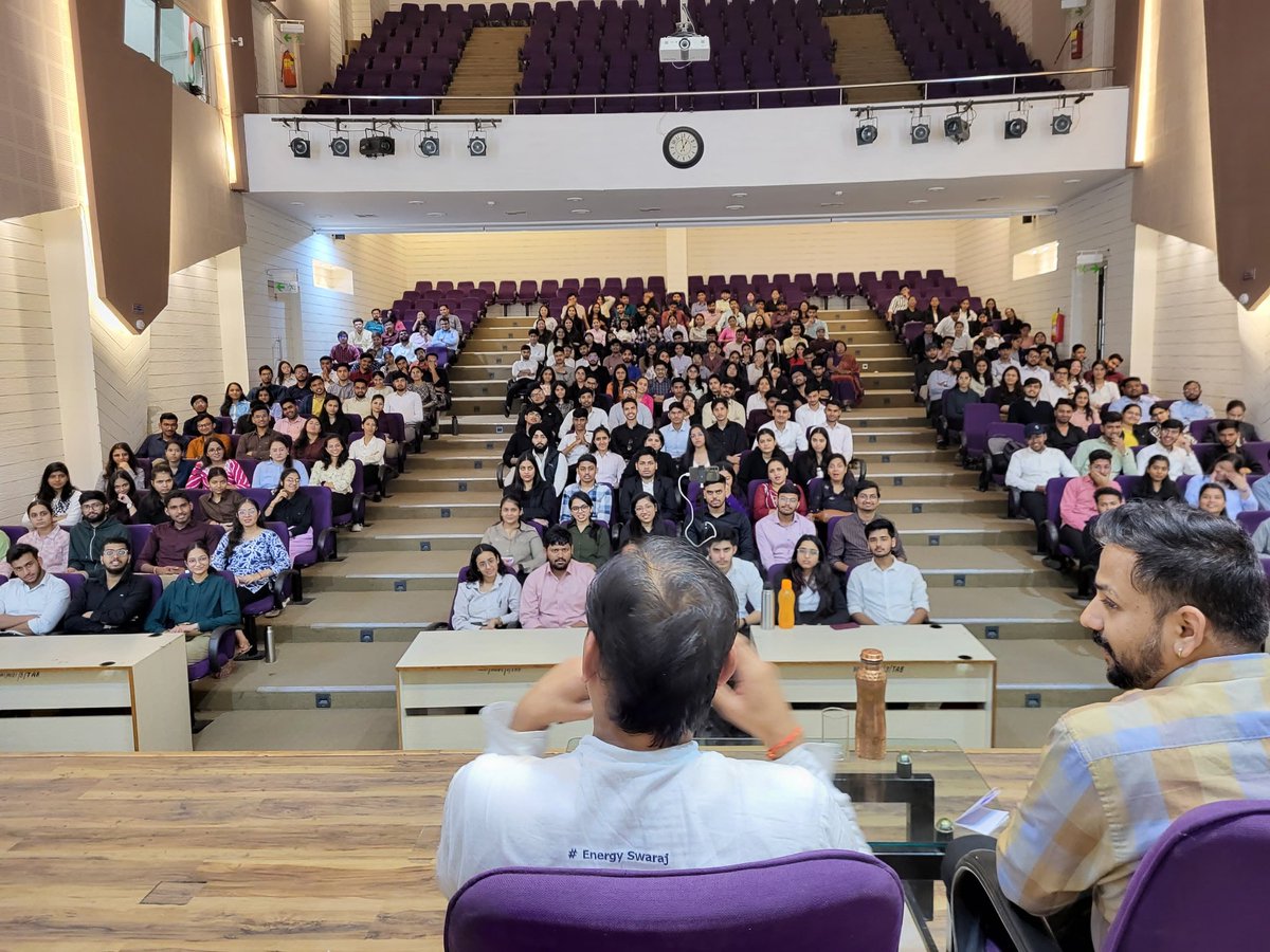 inclimatmission's tweet image. Session at The Institute of Chartered Accountant Of India

300+ Attendees ✨

#IndoreClimateMission #SolarManOfIndia #CA