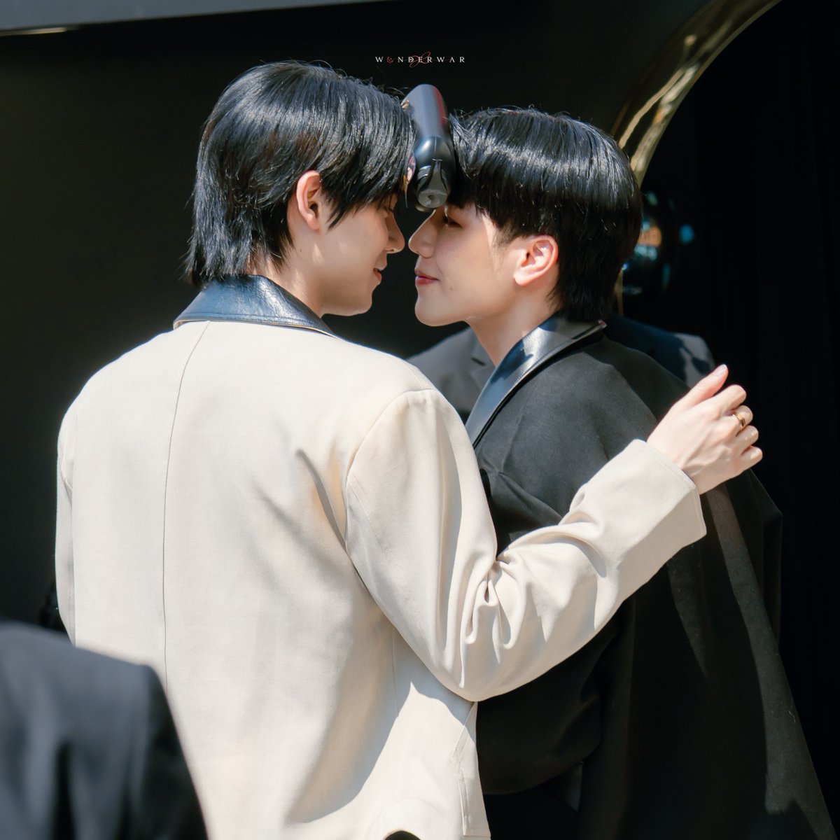 VVonder_War's tweet photo. ☾𖤓

                              พิสูจน์รักท้าแสงแดด ☀️

                                                 ∞

140225

Yin Anan W.Wanarat
@yinyin_anw ; @warwanarat
#yinyin_anw ; #warwanarat ; #หยิ่นวอร์ 

#wonderpic_YW

#TRESemmexYinWar
TRESEMME TH X YINWAR https://t.co/GGhqTQ9LiG