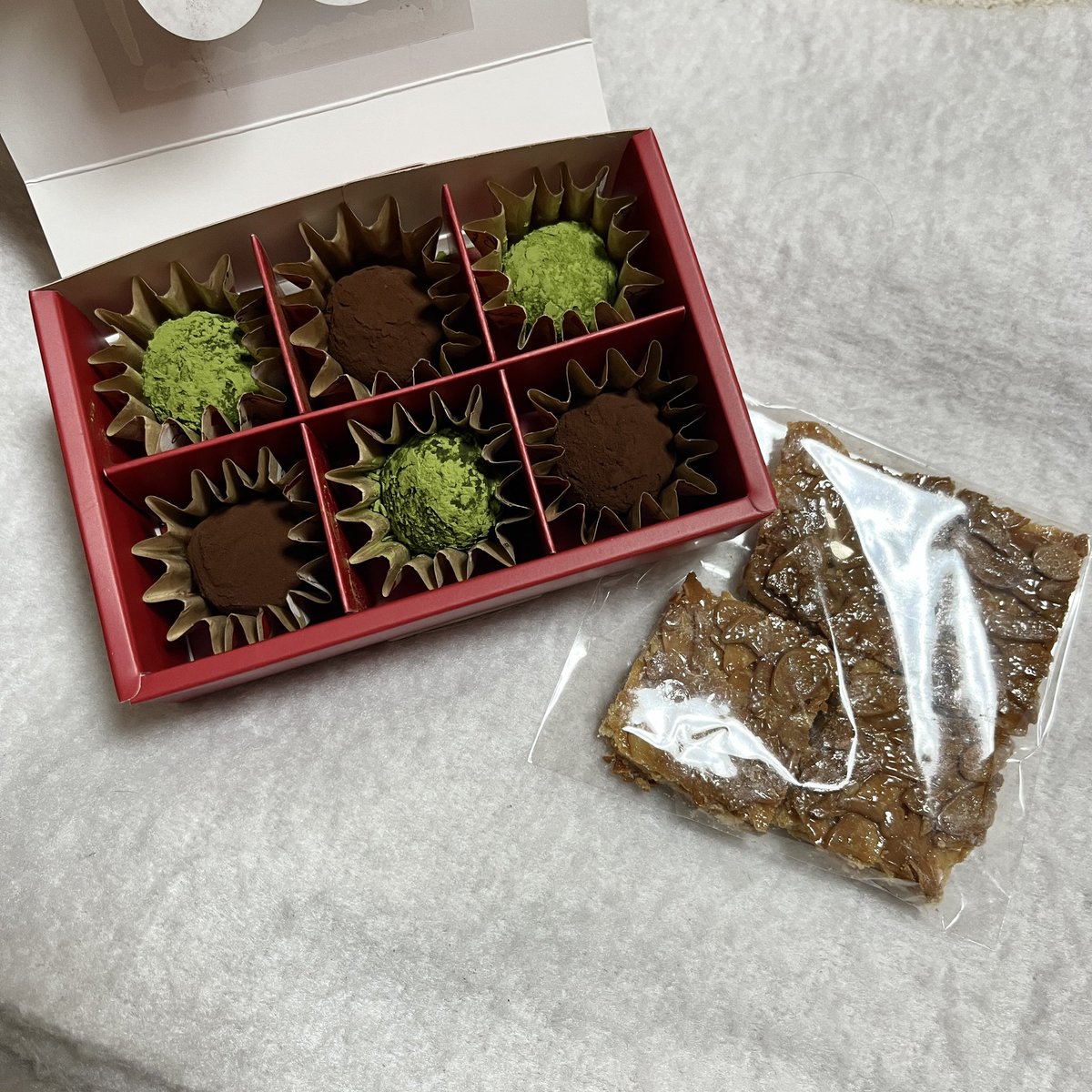 だいすきな彼女からのチョコせかいいち嬉しいし市販のどんなものより美味しいT꒳T♡私が好きなのばっかり🥹大好き