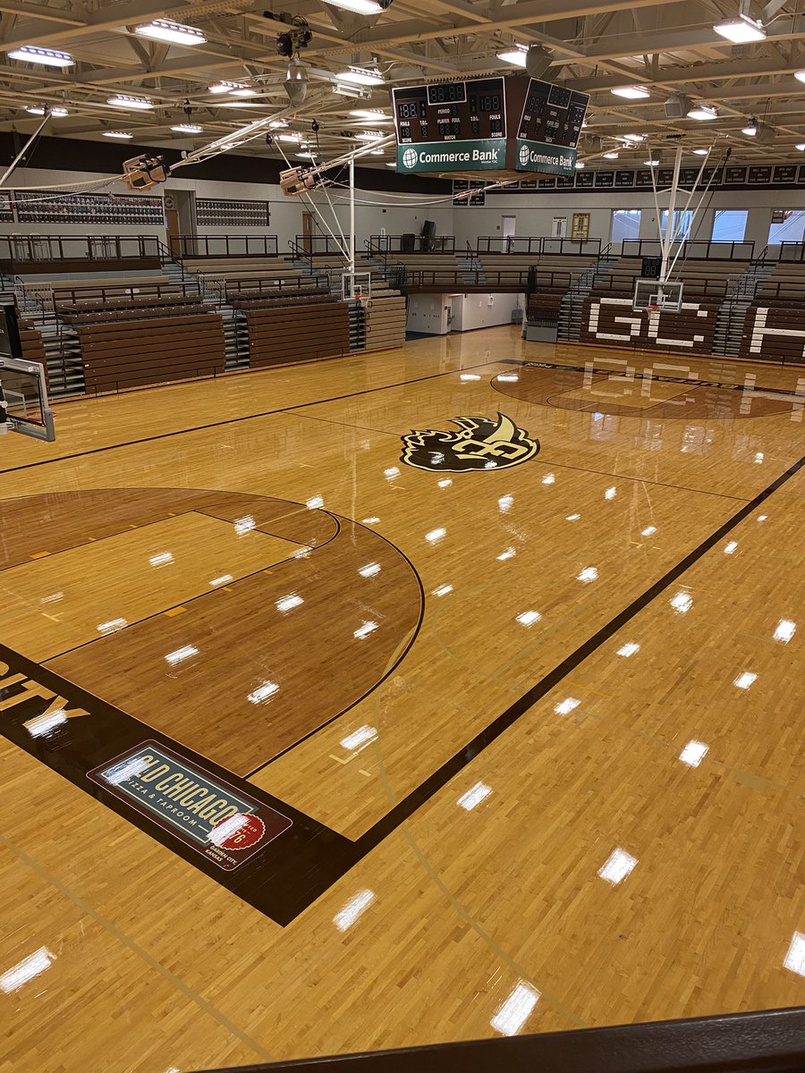 BasketballGyms's tweet photo. Garden City High School - Garden City, Kansas https://t.co/bFobHWBiMe