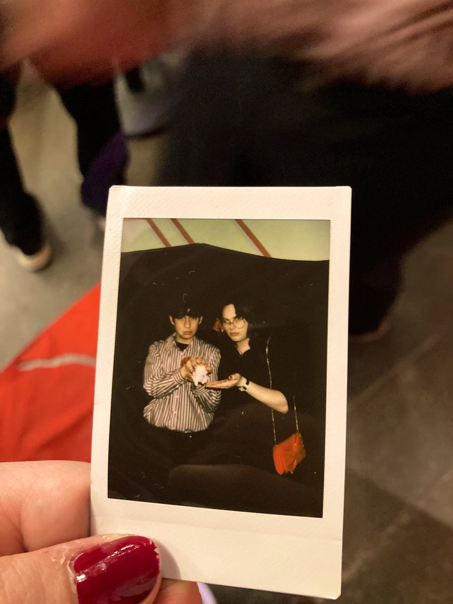 thanks so so so much to everyone who came to the Gala! had a wonderful time running it and it was so great seeing everyone wearing their best. 

special thanks to the out of state carpools, y’all understood the assignment completely 

much love 😘