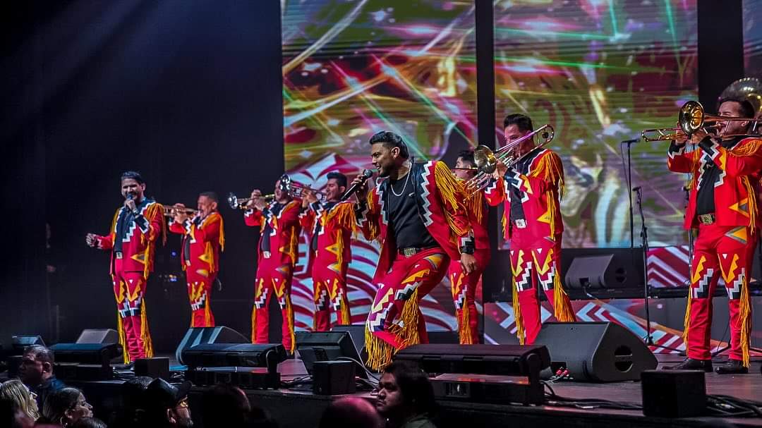 Ya duerman sino la Madre de Todas las Bandas no les van traer nada 🎁