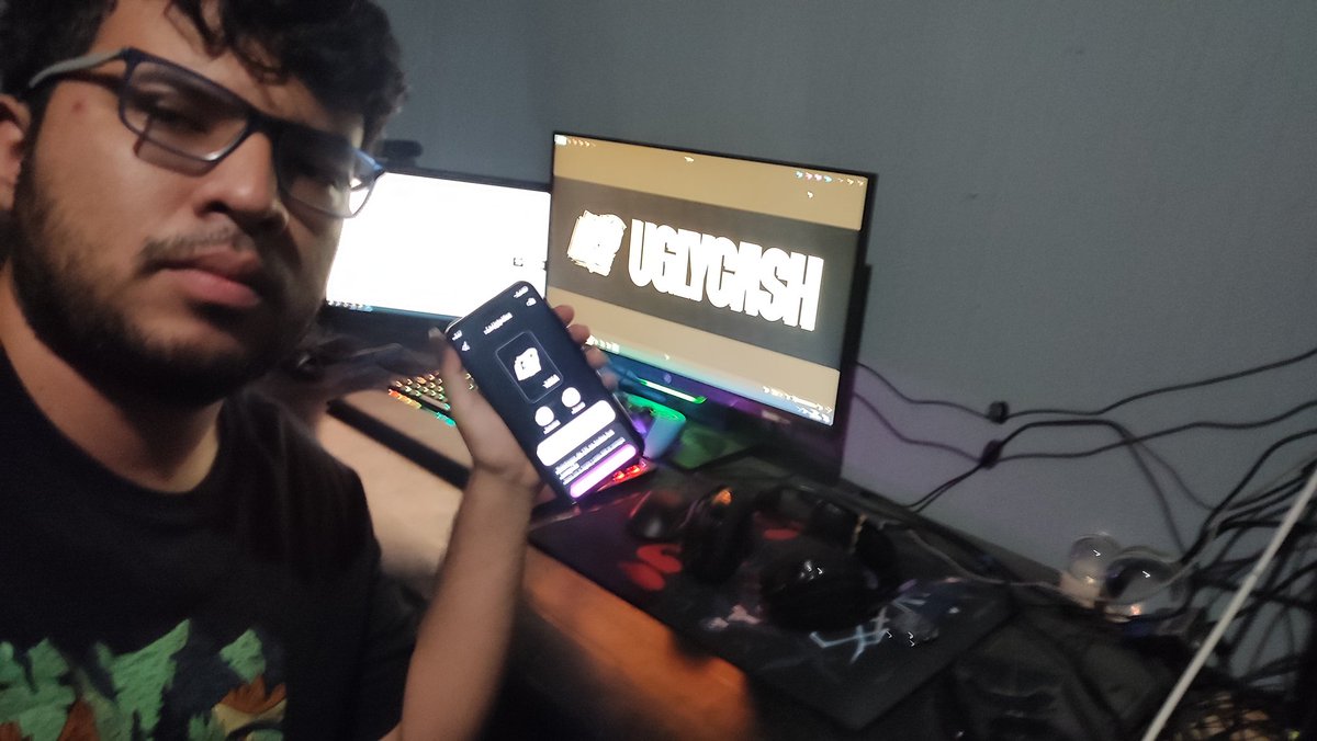 TitoYobany's tweet photo. San Valentín <3. #uglycash @itstimmysv @vqz_r_edgardo @uglycash @0xgabo https://t.co/x0UNC9KlSw