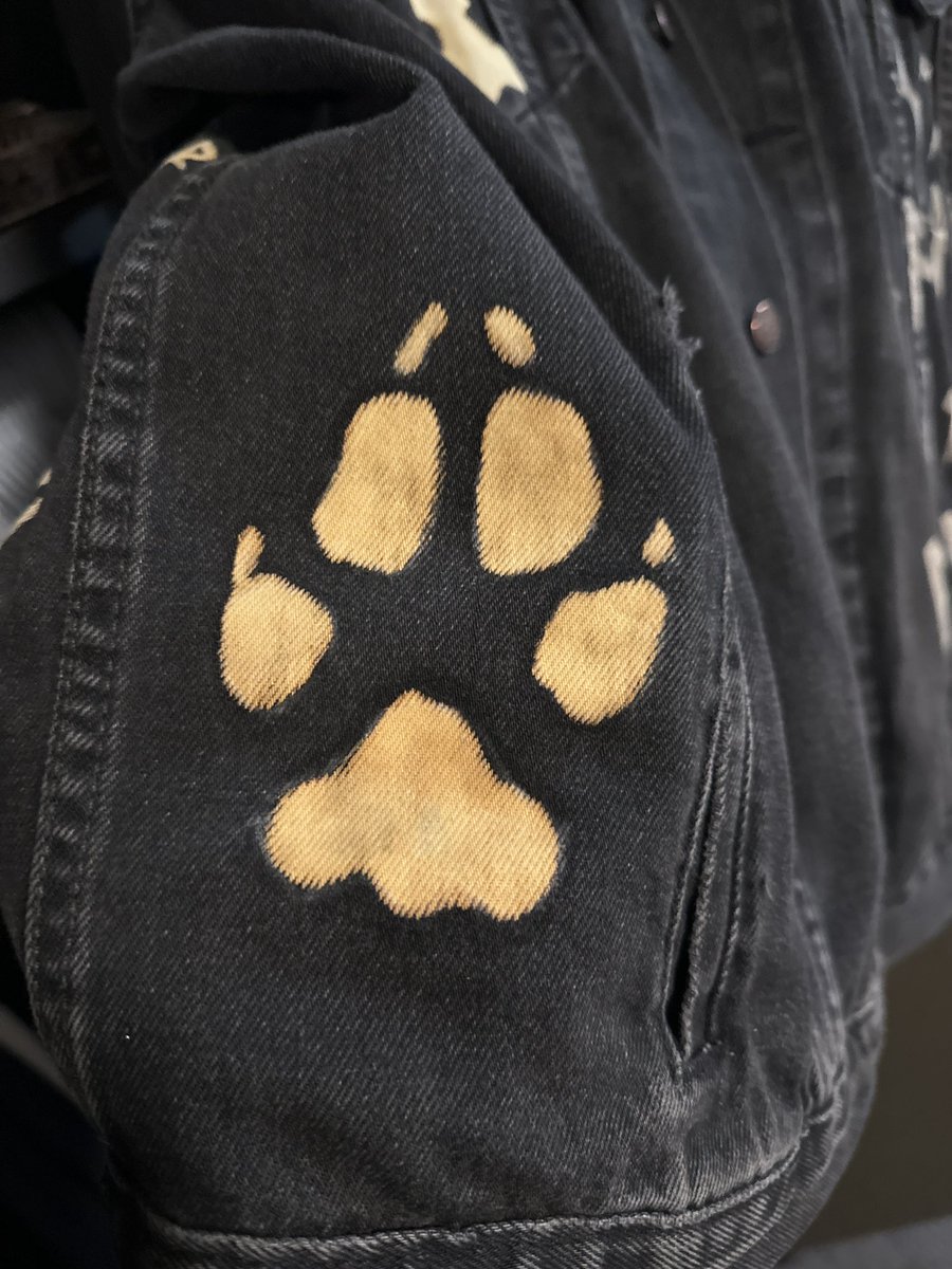 I bleach painted a paw print on my jacket because why not