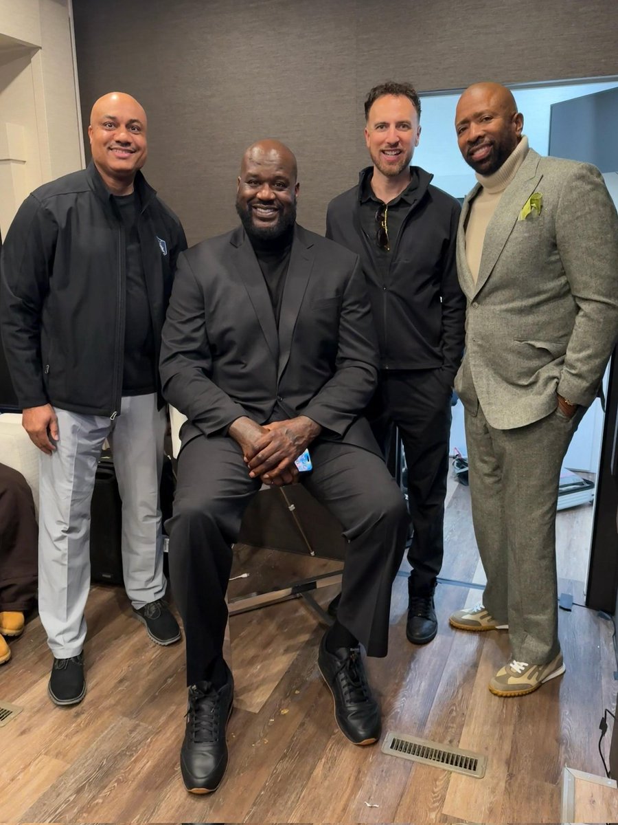 Texas Southern University (@texassouthern) on Twitter photo It's NBA All-Star Weekend. Of course TSU is in the building. Board of Regents <a href="/ChairmanSimmons/">Brandon L. Simmons</a>
and VP for Intercollegiate Athletics Dr. <a href="/KevinGranger12/">Kevin Granger</a> are in San Francisco promoting Texas Southern. #TSUProud It's NBA All-Star Weekend. Of course TSU is in the building. Board of Regents <a href="/ChairmanSimmons/">Brandon L. Simmons</a>
and VP for Intercollegiate Athletics Dr. <a href="/KevinGranger12/">Kevin Granger</a> are in San Francisco promoting Texas Southern. #TSUProud