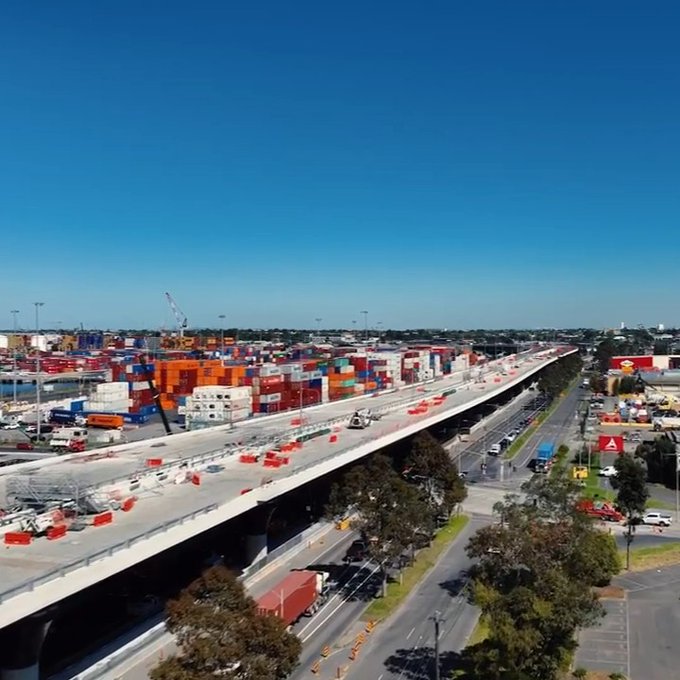 We're progressing with installing electrical systems for Footscray Road.

For these works, Footscray Road walking &amp; cycling path between Shepherd Bridge &amp; Pearl River Road will be closed: 

Tonight, Fri 14 Feb, 8pm till Mon 17 Feb, 5am. 

Plan ahead: bigbuild.vic.gov.au/disruptions-map