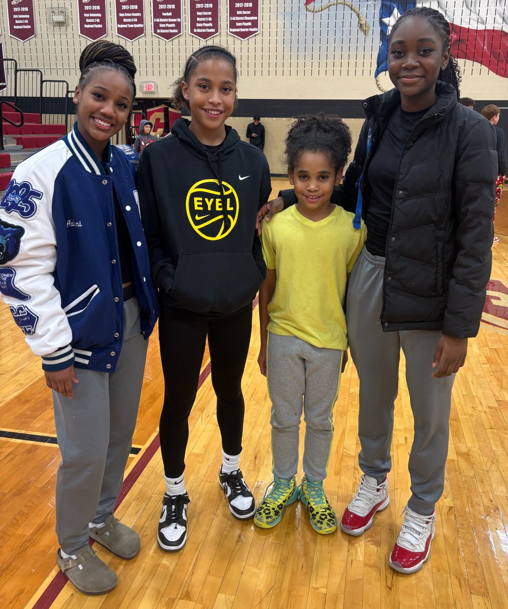 Virtual high five 🖐️ for Julie “Juju” Kasonga!

1,000 points and counting—what an incredible milestone! Juju is the definition of a TRUE competitor, bringing lockdown defense, fearless leadership, and clutch buckets every time she steps on the court. Her impact goes beyond the