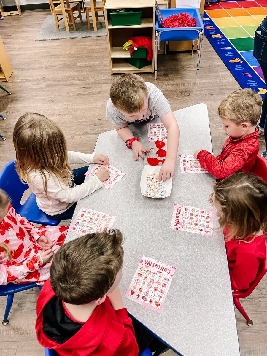 kayleesweatt's tweet photo. Valentine’s party in preschool ❤️ @RockfieldE https://t.co/AlvnDGuWZO