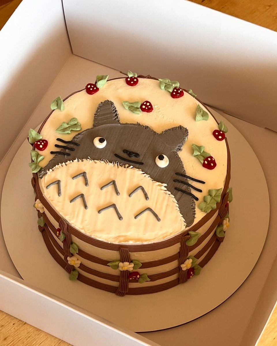 anime_'s tweet photo. Totoro cake 🎂 https://t.co/GTfc2vsks9