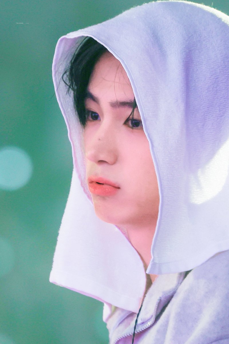 𝑭𝒐𝒓 𝒔𝒆𝒂𝒔𝒐𝒏 tweet media