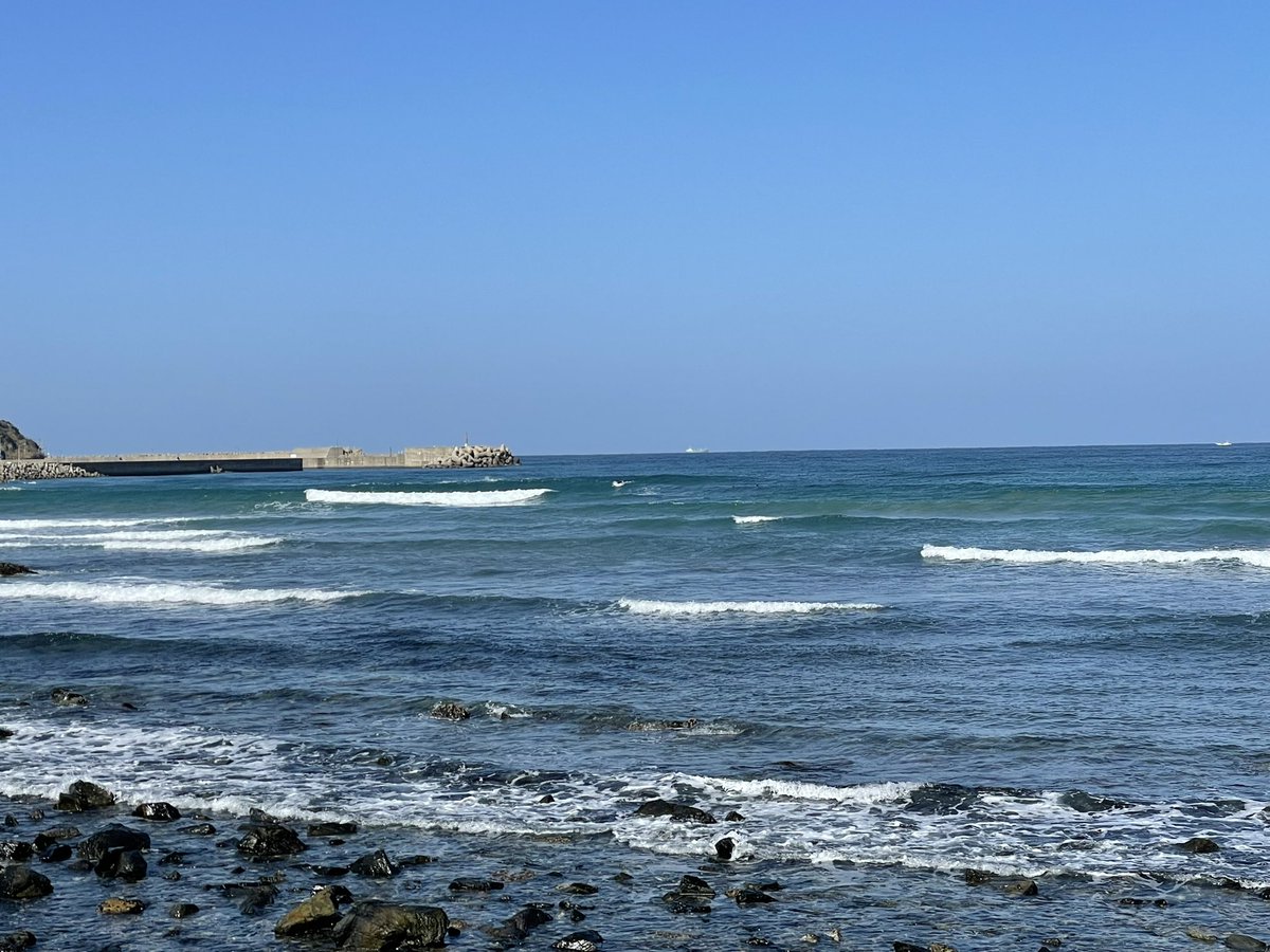 refresh_wind's tweet image. 2週間ぶりの海だ〜🌊
太陽の日差しが最高☀️✨

#サーフィン
＃波津海水浴場