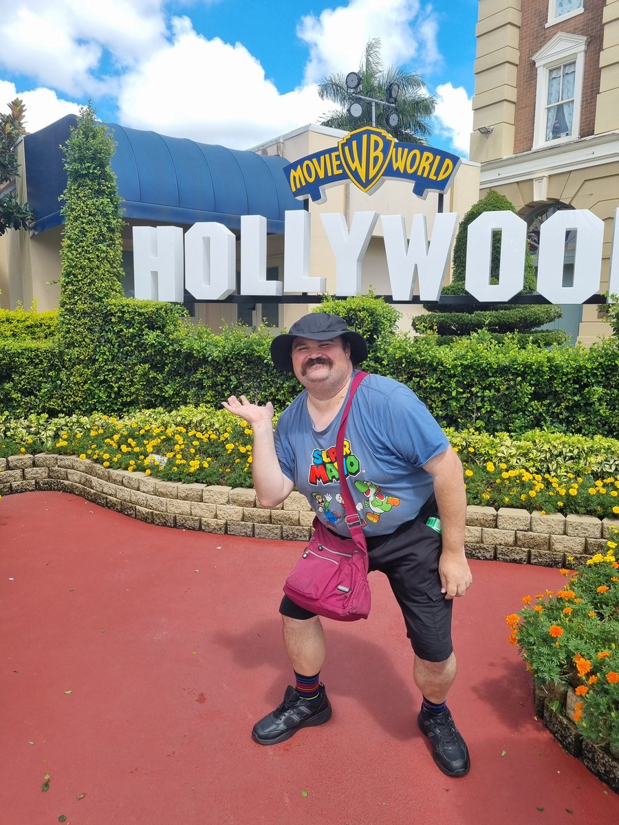 AusAlphaWolf's tweet photo. Vacation selfie https://t.co/a2YVyltGKs