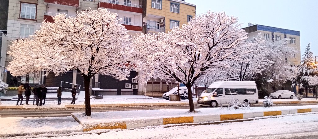 Okul Öncesi Öğretmeni 🇹🇷 (@orjmehmeteroglu) on Twitter photo #Diyarbakır'ın ilçelerinden #ergani ve #çermik ilçe milli eğitim Müdürlükleri <a href="/CermikMEM/">Çermik Milli Eğitim Müdürlüğü</a> ve <a href="/erganimem2/">ERGANİ İLÇE MİLLİ EĞİTİM MÜDÜRLÜĞÜ</a> : merkez okullar hariç kırsaldaki okulları tatil etti
Merkezdeki öğrenciler: BİZİM SUÇUMUZ NE? Aynı #karyağışı bizde de var 🥺 #Diyarbakır'ın ilçelerinden #ergani ve #çermik ilçe milli eğitim Müdürlükleri <a href="/CermikMEM/">Çermik Milli Eğitim Müdürlüğü</a> ve <a href="/erganimem2/">ERGANİ İLÇE MİLLİ EĞİTİM MÜDÜRLÜĞÜ</a> : merkez okullar hariç kırsaldaki okulları tatil etti
Merkezdeki öğrenciler: BİZİM SUÇUMUZ NE? Aynı #karyağışı bizde de var 🥺
