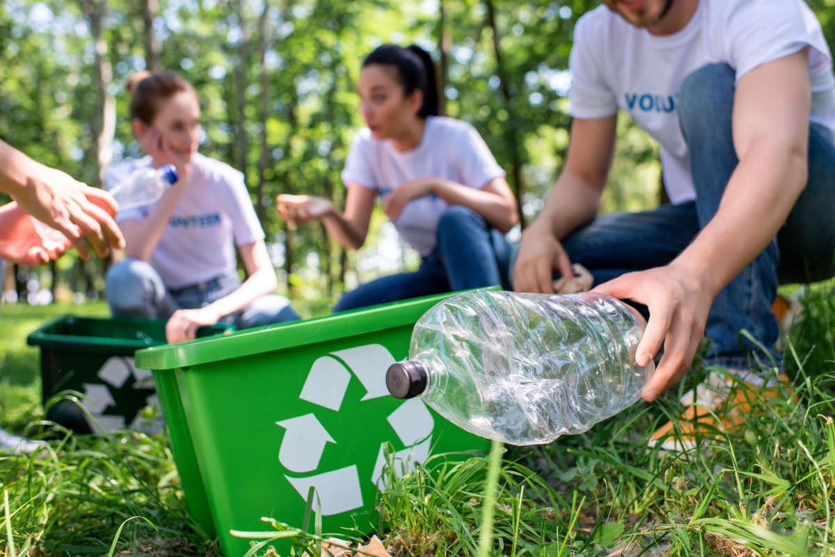 Allison_scollar's tweet photo. 🌟 Sustainability starts with us! From using reusable bags to conserving water, every choice matters. What’s your favorite eco-friendly habit? 🌿💚 #GreenLife #EcoHabits https://t.co/Rk5l5ztscr