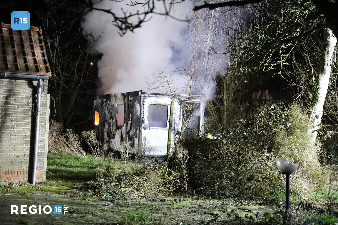 Portocabinbrand aan de Ambachtsweg in Wateringen geblust