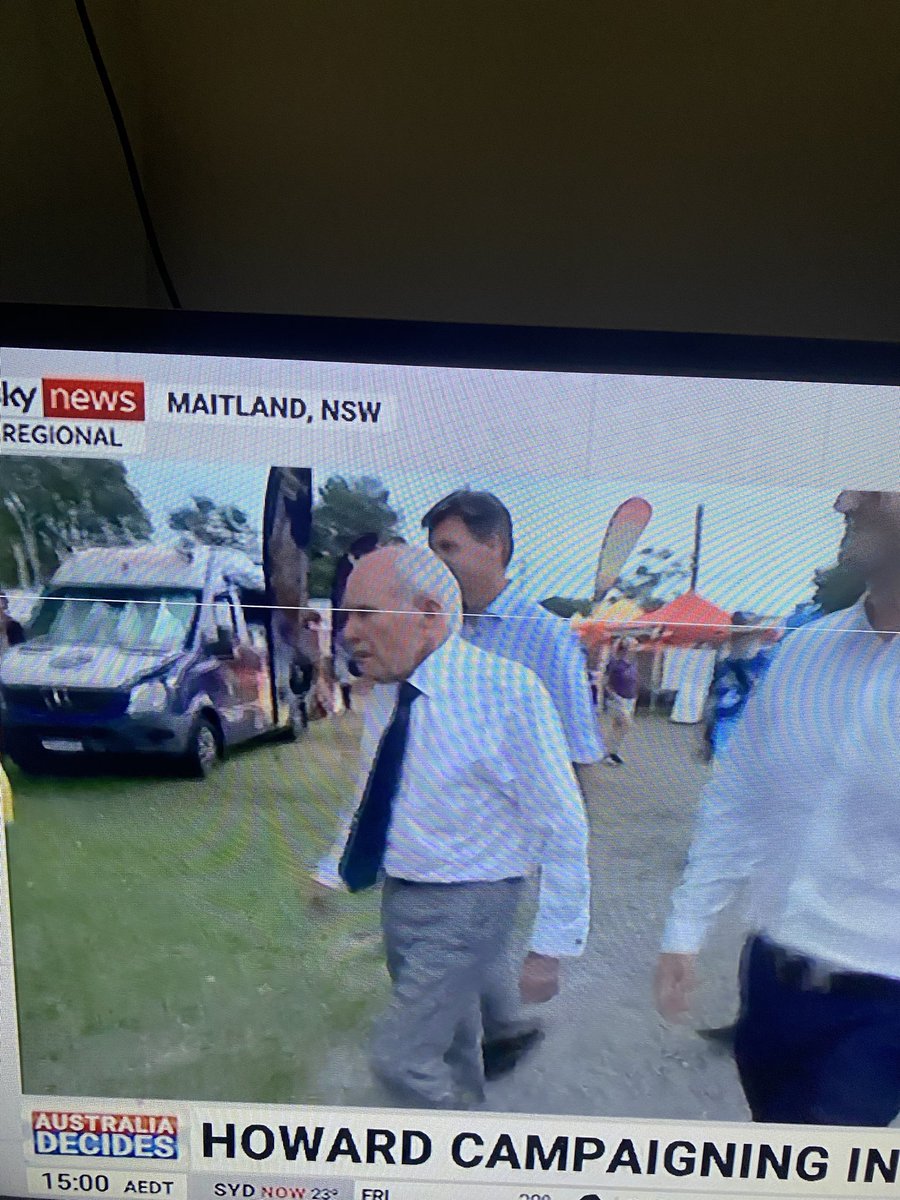 Igh0108's tweet photo. Do respect age sometimes (I’m72) however this silly old fool John Howard who BANNED nuclear ☢️ power in 1999 is waddling around Maitland Showground with half wit 😜Angus Taylor blaming Labor ffs 😡
#auspol #PattersonVotes @nbnnews @dailytelegraph @newcastleherald @smh @abcnews https://t.co/TXEoOsbxZP