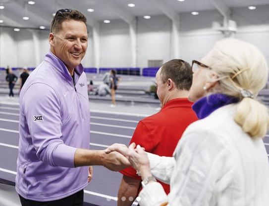 HeartstringsCF's tweet photo. 🏃‍♂️ Exciting Day at K-State! 3 of our employees had an unforgettable time at the K-State Track team coaches &amp; Olympians! A huge thank you to everyone at the Cliff Rovelto Indoor Track for welcoming us &amp; sharing your passion for the sport! #KStateTrack #Olympians #TrackAndField https://t.co/MJ8H2ue8xZ