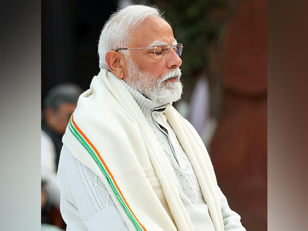 ani_digital's tweet photo. PM Modi pays tribute to Pulwama soldiers, says "coming generations will never forget their sacrifice"
Read @ANI Story | https://t.co/gbJTQ9YxaA
#PMModi #Pulwamattack https://t.co/QJupMoWiq6