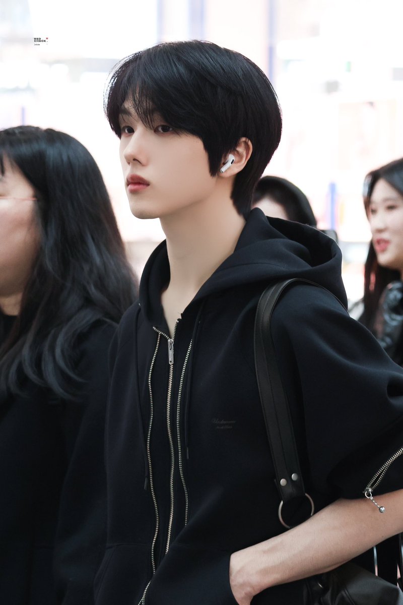 𝗥𝗘𝗗 𝗖𝗛𝗘𝗖𝗞 tweet media