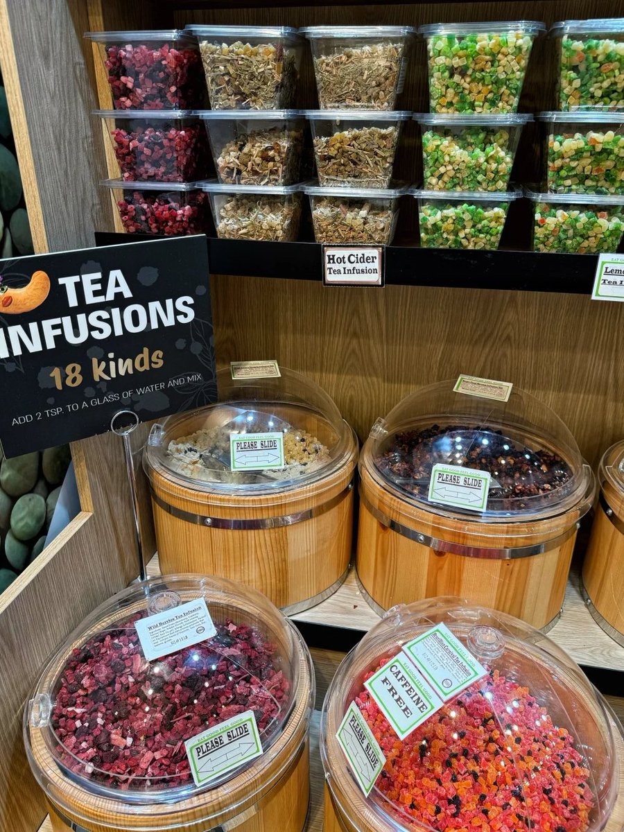 Milly_zoneXX's tweet image. New York Treasure Dried Fruit Shop❗️No one can leave here empty-handed…
I accidentally visited a dried fruit snack shop🤩🤩The items were unexpectedly rich! Various dried fruits/nuts/candies/chocolate…It is not only a daily snack, but also suitable for preparing at home during…