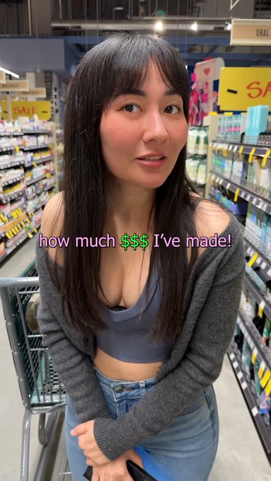 He tries to guess how much money she made https://t.co/egd2tyPRao