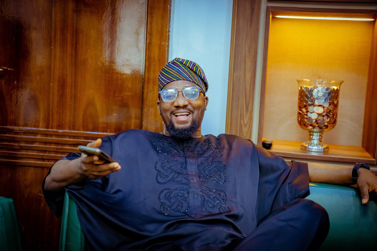 LegendaryJoe's tweet image. THANK YOU ONE AND ALL

Gratitude binds my tongue as men and women of value and repute gathered around me, bearing gifts of prayers and wishes spun in light.

I have always believed that while riches are desirable but no treasure compares to the wealth of genuine souls present in