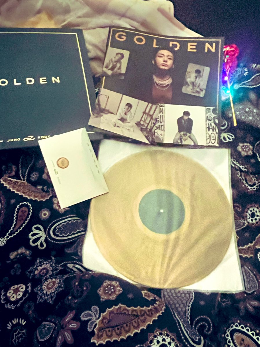 Лучшие подарки для #army на любой праздник. 
Как же нашим близким и любимым повезло с нами, им не надо голову ломать на счёт подарка. Всё что связано с #bts лучший ход в жизни !