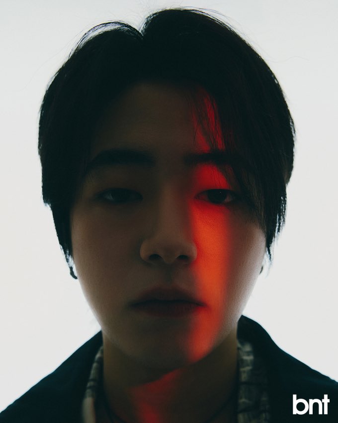 t1419_boys's tweet photo. [ENG TRANS THREAD] 

Gunwoo, "I want to sing, perform like role model G-Dragon." [Interview]

#TFN #티에프앤 #GUNWOO #건우 https://t.co/XZam6MDA00