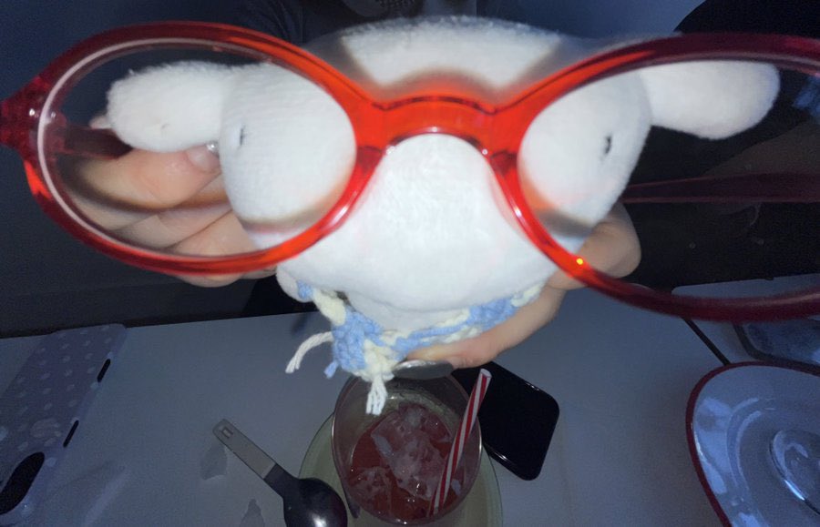 susu_ssue's tweet image. 어딜보시는거죠?