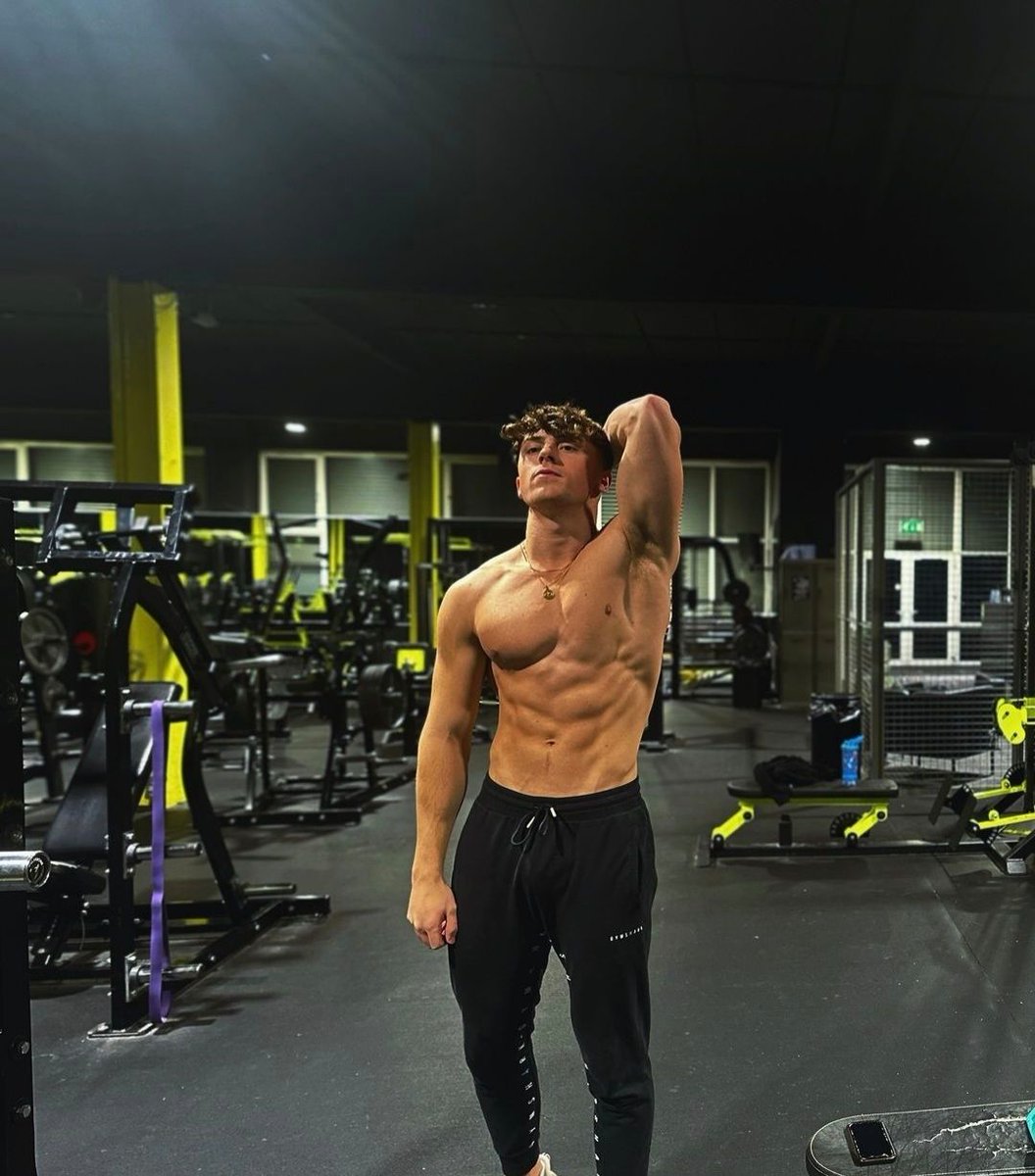 sunctionss's tweet image. Her: I need A Man Who Can Pick Me Up Not A Controllor 

Me: Why Not both?