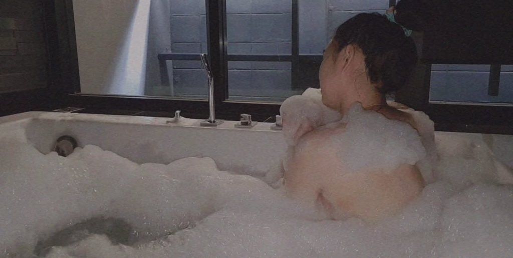 วันวาเลนไทน์ แกล้งๆไปแช่อ่างด้วยกันไหม🍺🌹#คู่แลกไม่แลก #คู่แท้สวิงกิ้ง