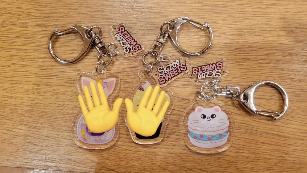 HealerHwi's tweet photo. 【交換】StrayKids SKZOO POPUP 

ぷくっとリング
【譲】🦊
【求】🐥🐶🐰🥟

缶バッチ
【譲】LOGO 🐺
【求】🐥🐰🥟

アクキー
【譲】🥟🍬
【求】🐥🍩

郵送での交換希望です🙇‍♀️
お気軽にお声掛けください🙏

#スキズ交換
#SKZOO交換
#straykids交換 https://t.co/vrtxhJFd7T