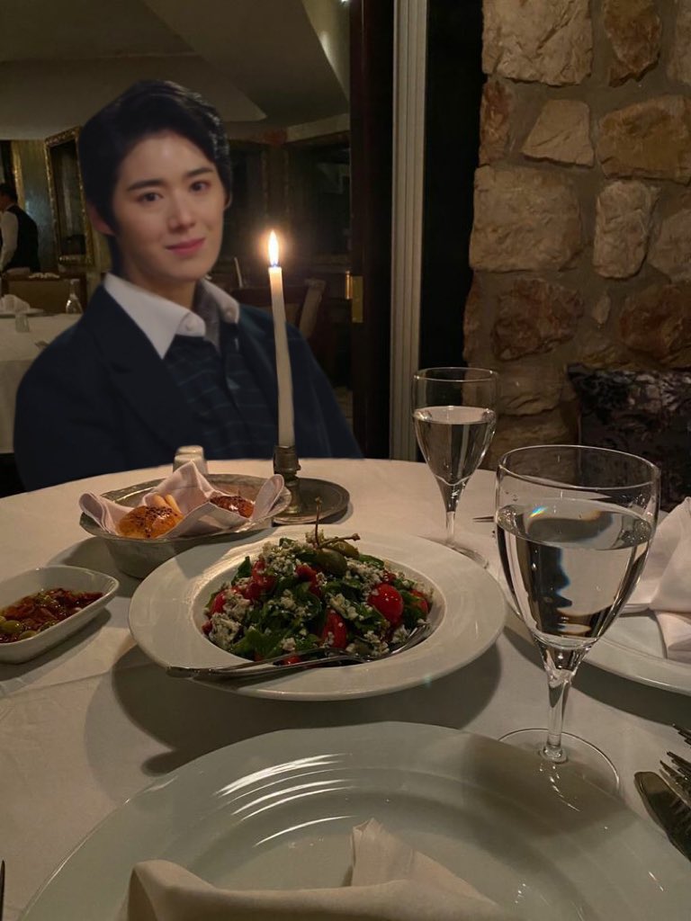 h4yooni's tweet photo. “are you free on feb 14th?”

no, i’m not
#문옥경 #정은채 https://t.co/XhmbEObuhK