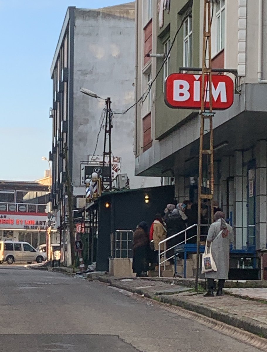 Yarışamazsın, nasıl yarışacaksın ki bu teyzelerle… (saat 08.47)